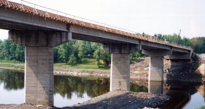 1990_Pont_St-Georges_Rivière_Linière_rte_204_0004_a-min